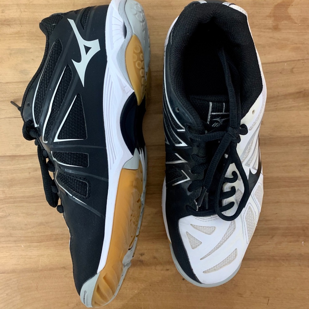 Mizuno Volleyball sneakers